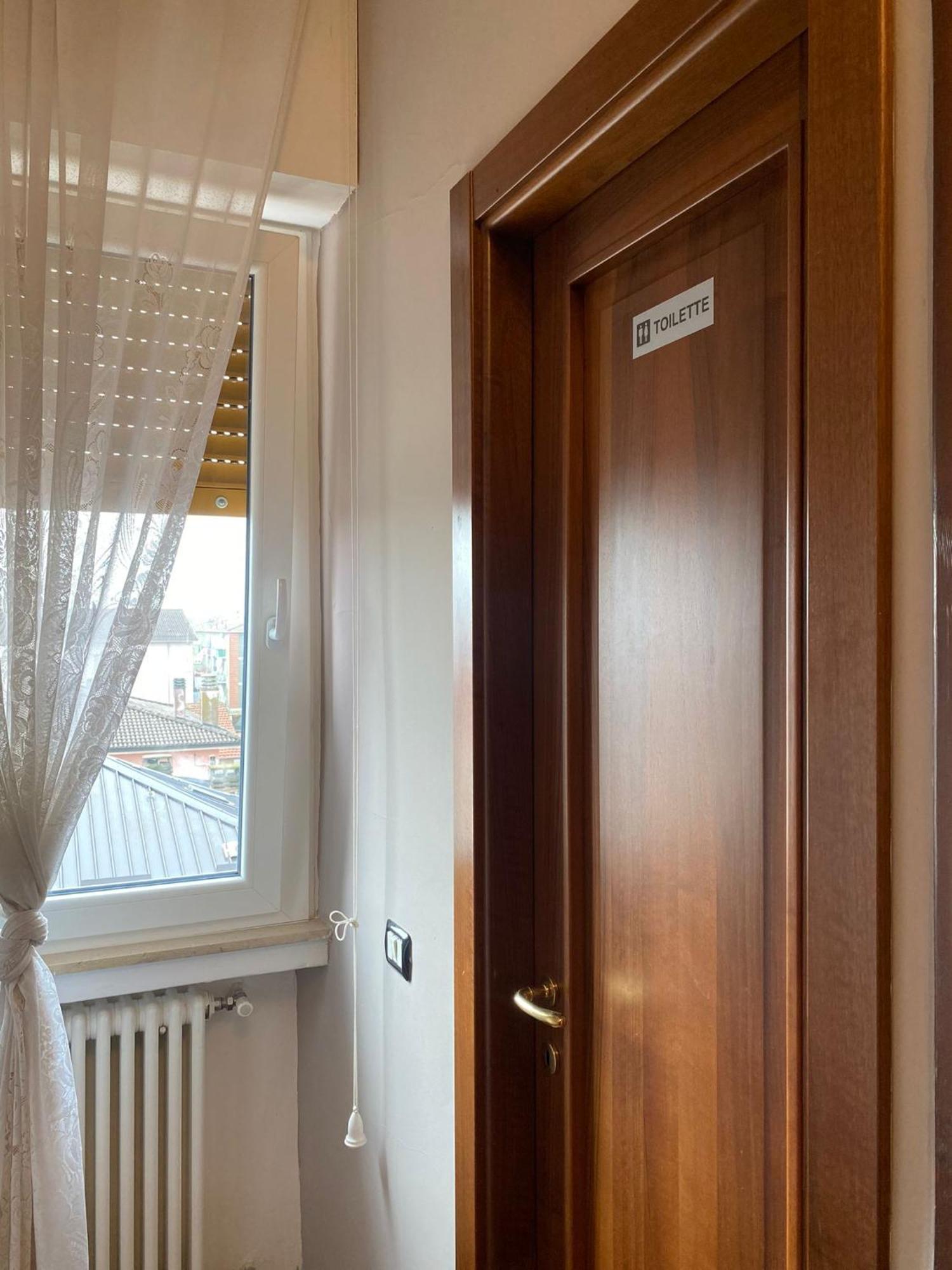 Hlux Oi Affiₜₜacaₘere Hotel Piacenza Luaran gambar